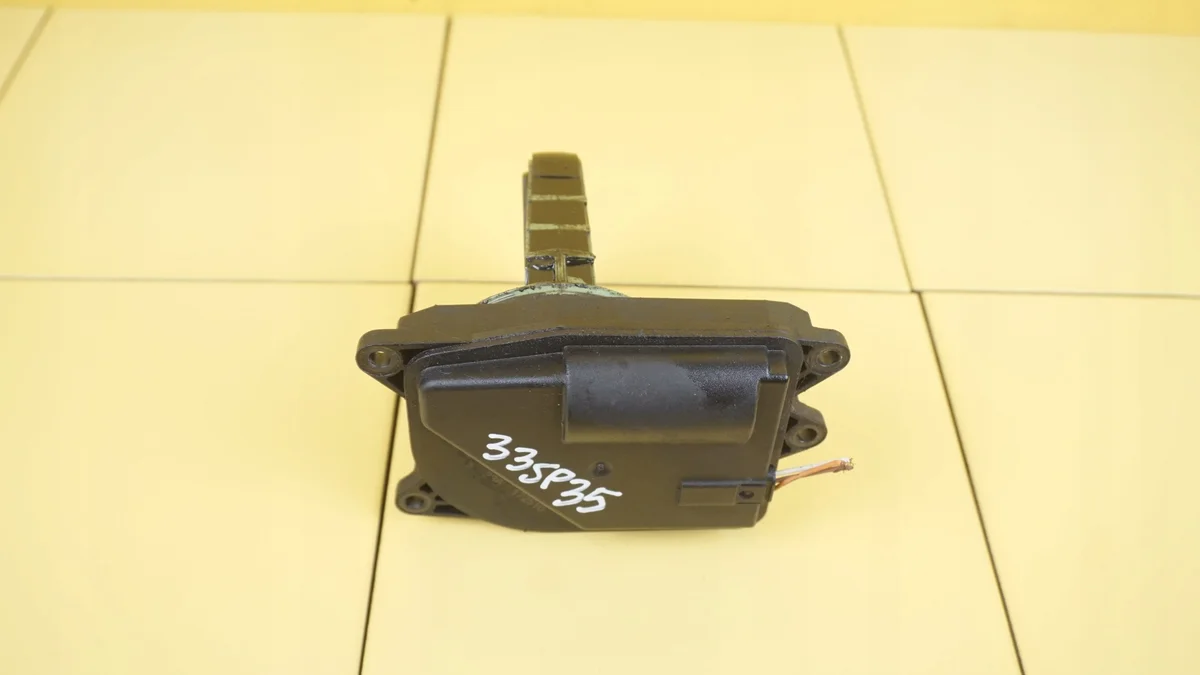 BMW E60 E90 N53B25A DISA-venttiili image 8