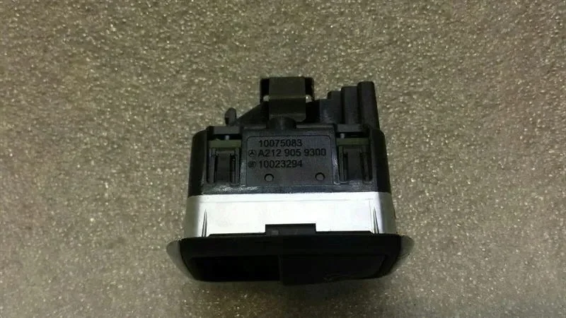 Schalter Kofferraumklappe Mercedes CLS W218 A2129059300 image 3