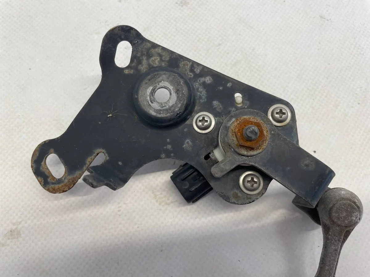 Toyota Auris Sensor Nivelamento Xenon OYT35511 image 6