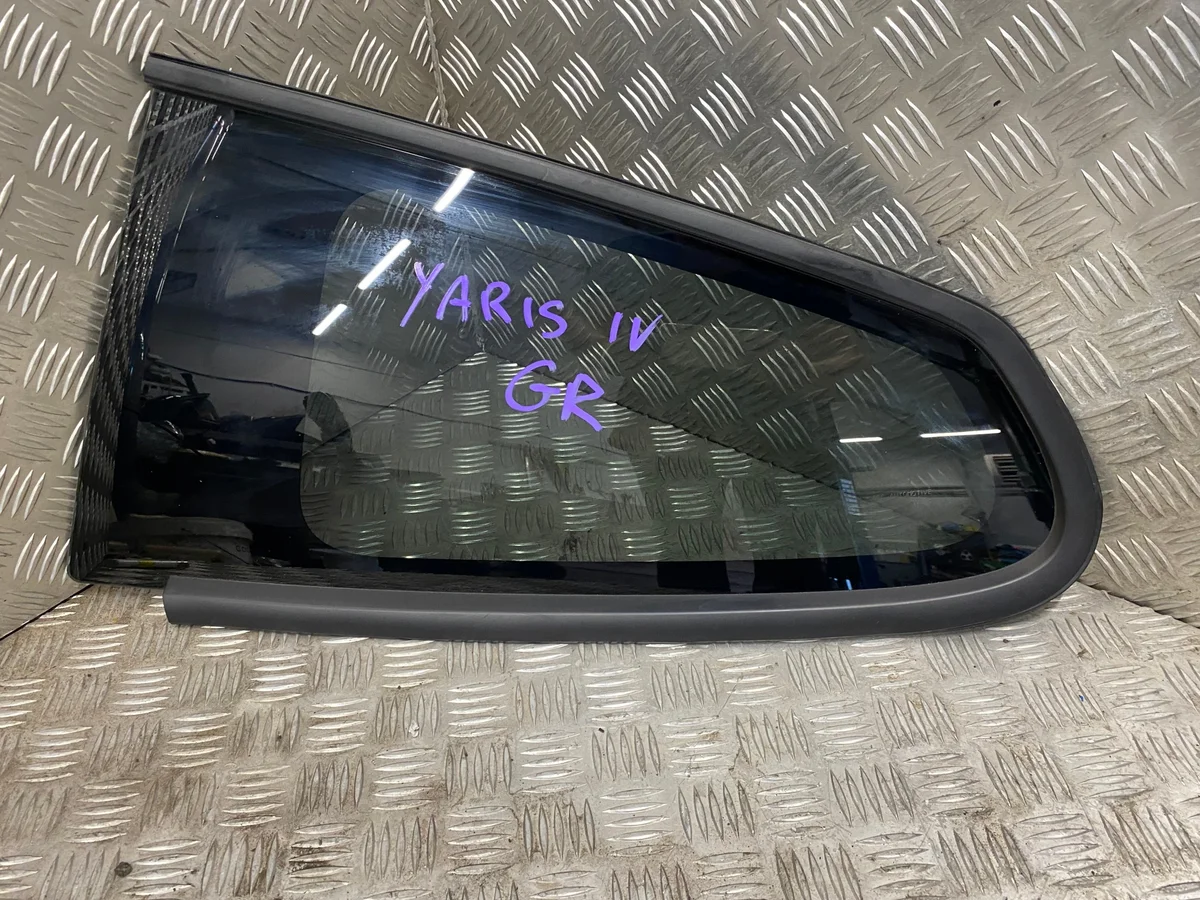 Toyota Yaris IV GR vitre arrière gauche