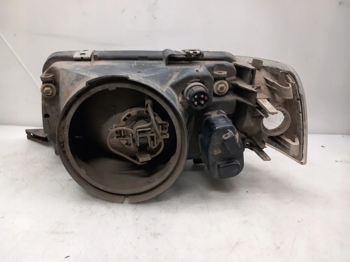 Phare Avant Droit Audi 80 B4 OEM 14118400 image 3