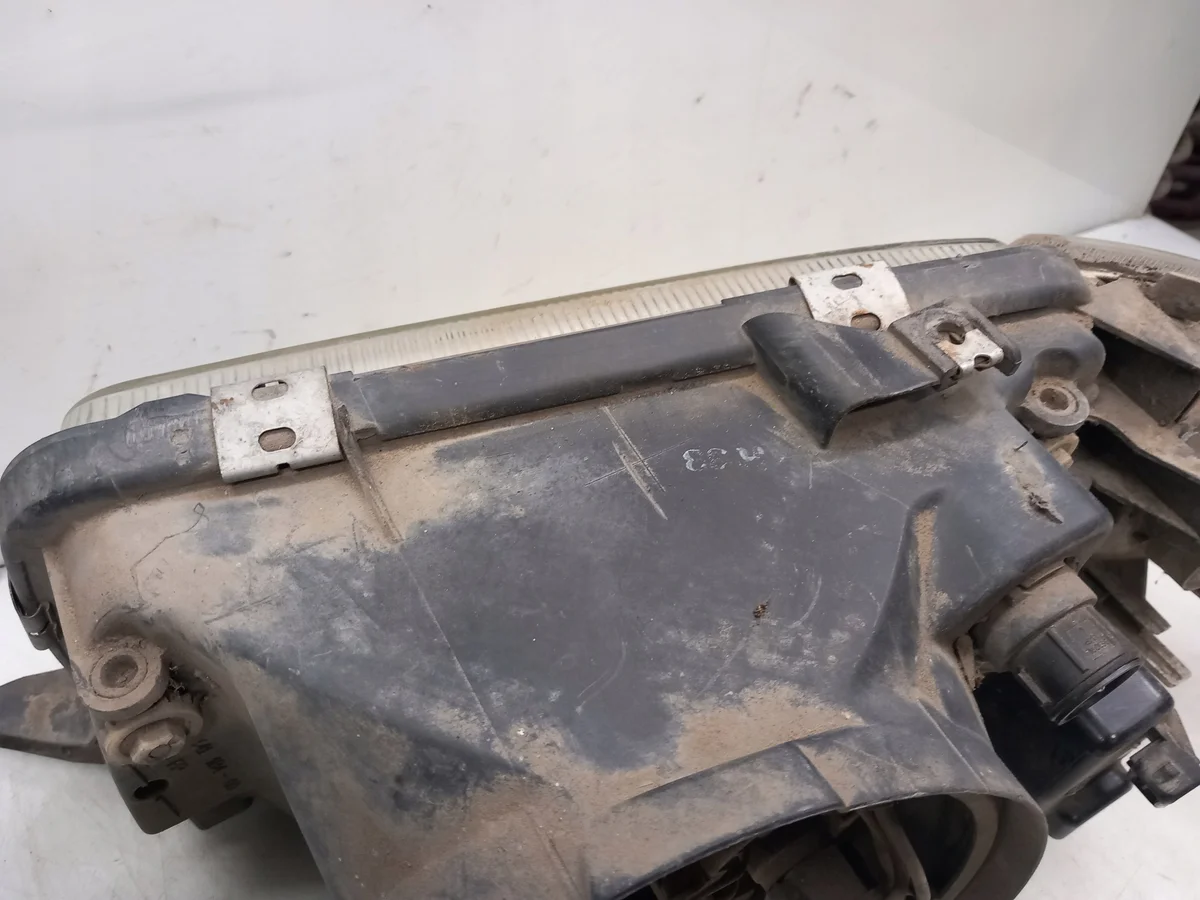 Phare Avant Droit Audi 80 B4 OEM 14118400 image 4