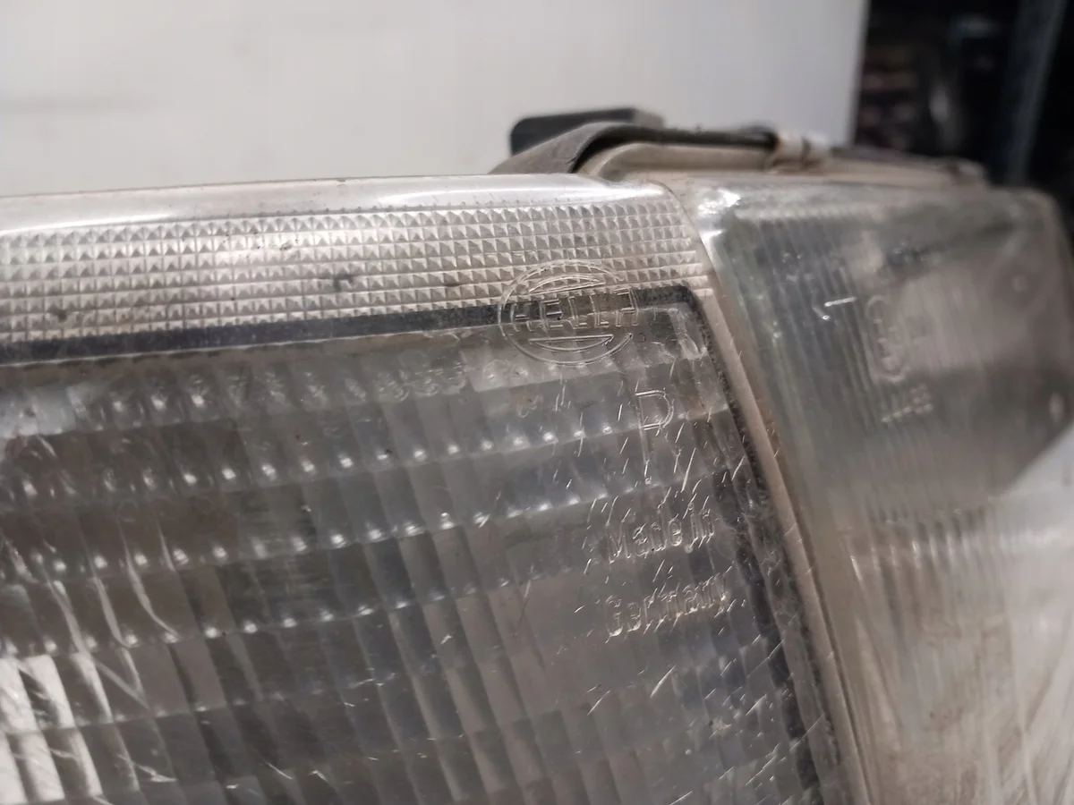 Phare Avant Droit Audi 80 B4 OEM 14118400 image 8