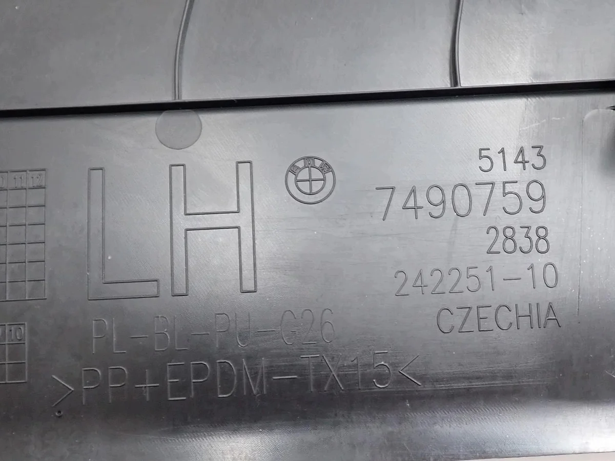 BMW 4 G26 Zierleiste Säulenverkleidung links 7490759 image 3