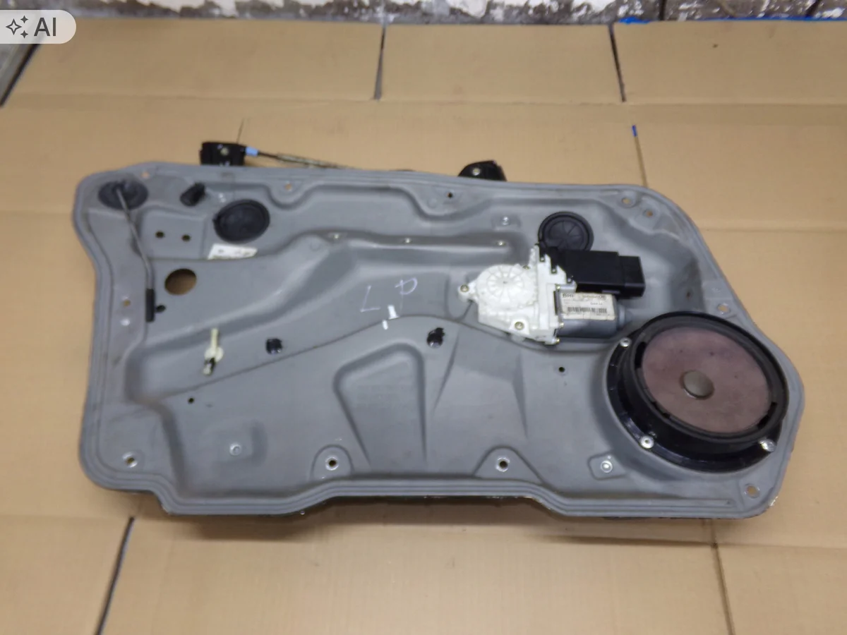 VW Golf IV Fensterheber Links Vorne image 2