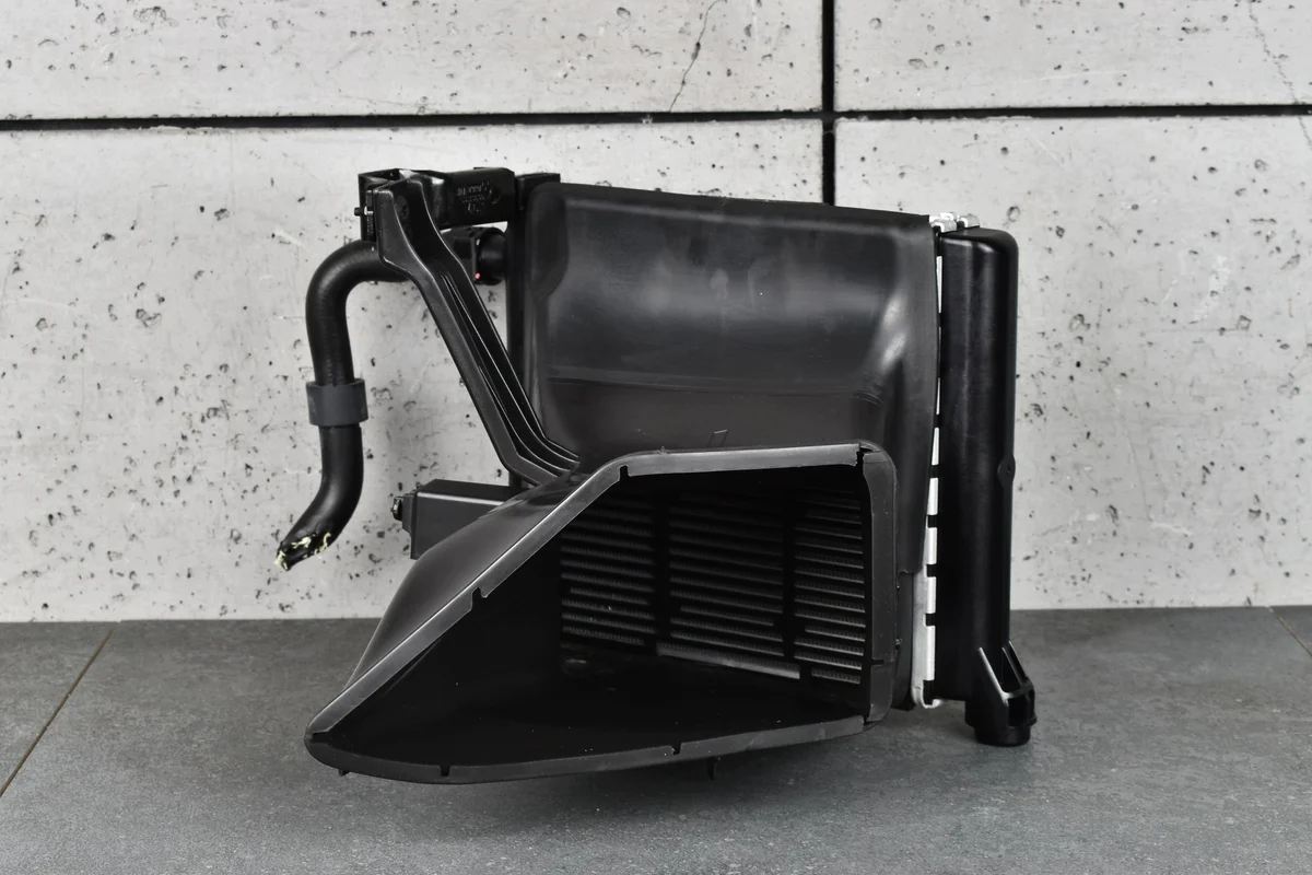BMW X1 U11 Auxiliary Radiator 9847023