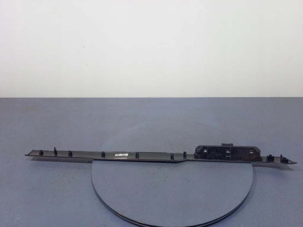 VW Passat B8 Listello Console Centrale Usato thumbnail 3