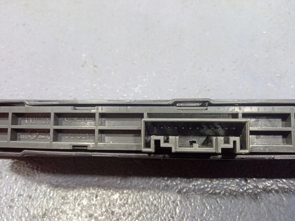 VW Passat B8 Listello Console Centrale Usato thumbnail 7