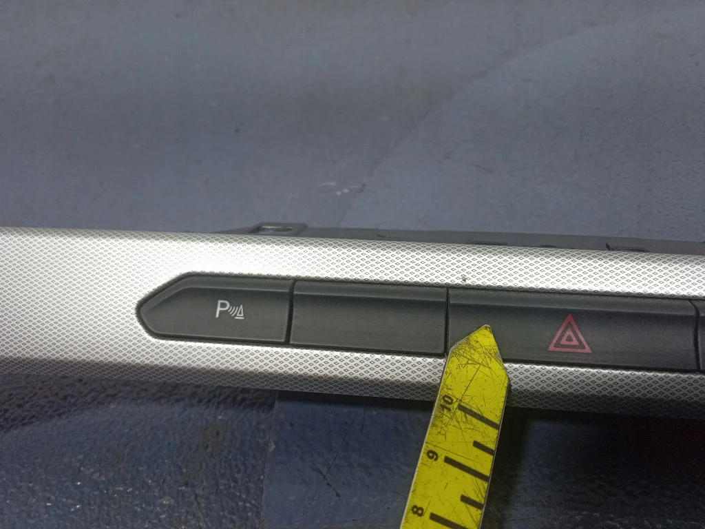 VW Passat B8 Listello Console Centrale Usato thumbnail 8