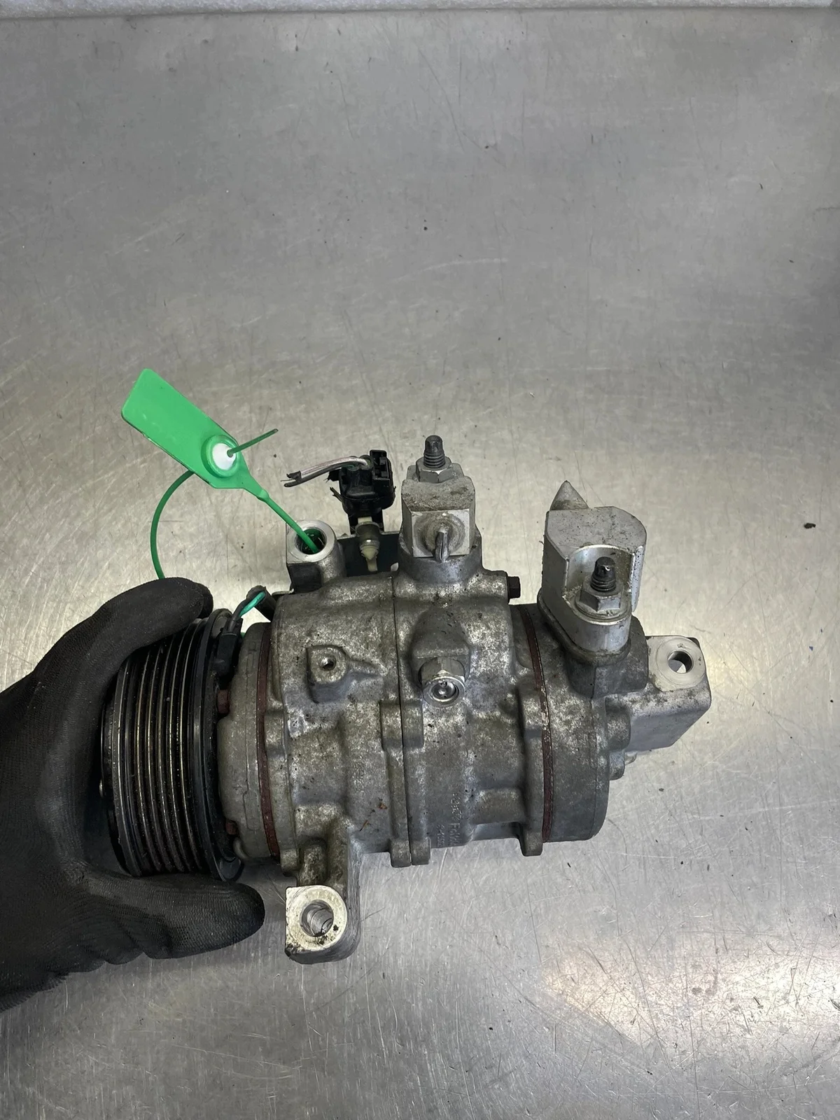 Klimakompressor Ford Fiesta MK8 H1BH-19D629-CA image 4