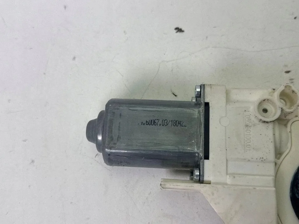 Land Rover Discovery IV raammotor AH22-14B552-AA thumbnail 7