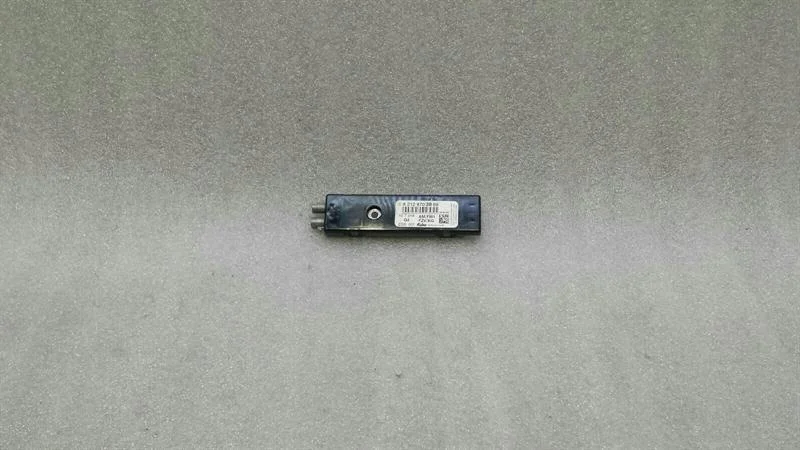Mercedes CLS W218 Antenne A2128703889 image 4