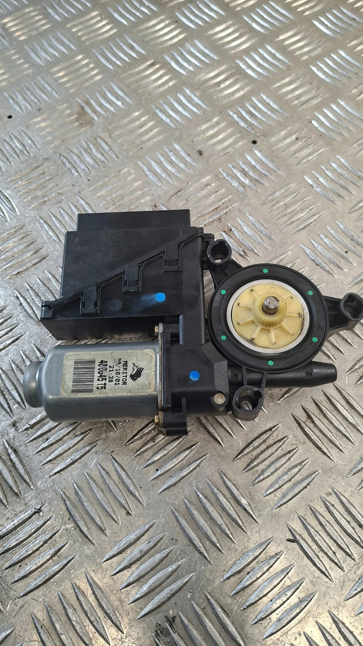 VW Polo IV Fensterheber Motor Links Vorne image 3