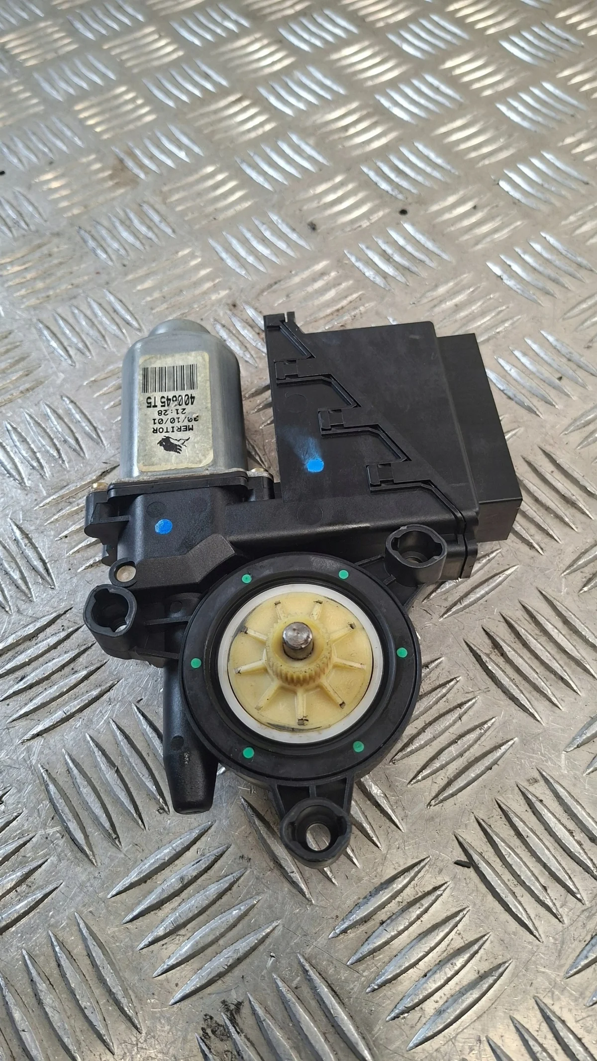 VW Polo IV Fensterheber Motor Links Vorne image 4