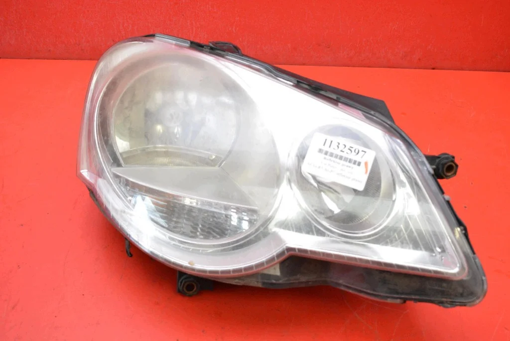 Strålkastare höger VW Polo 4 9N 05-09