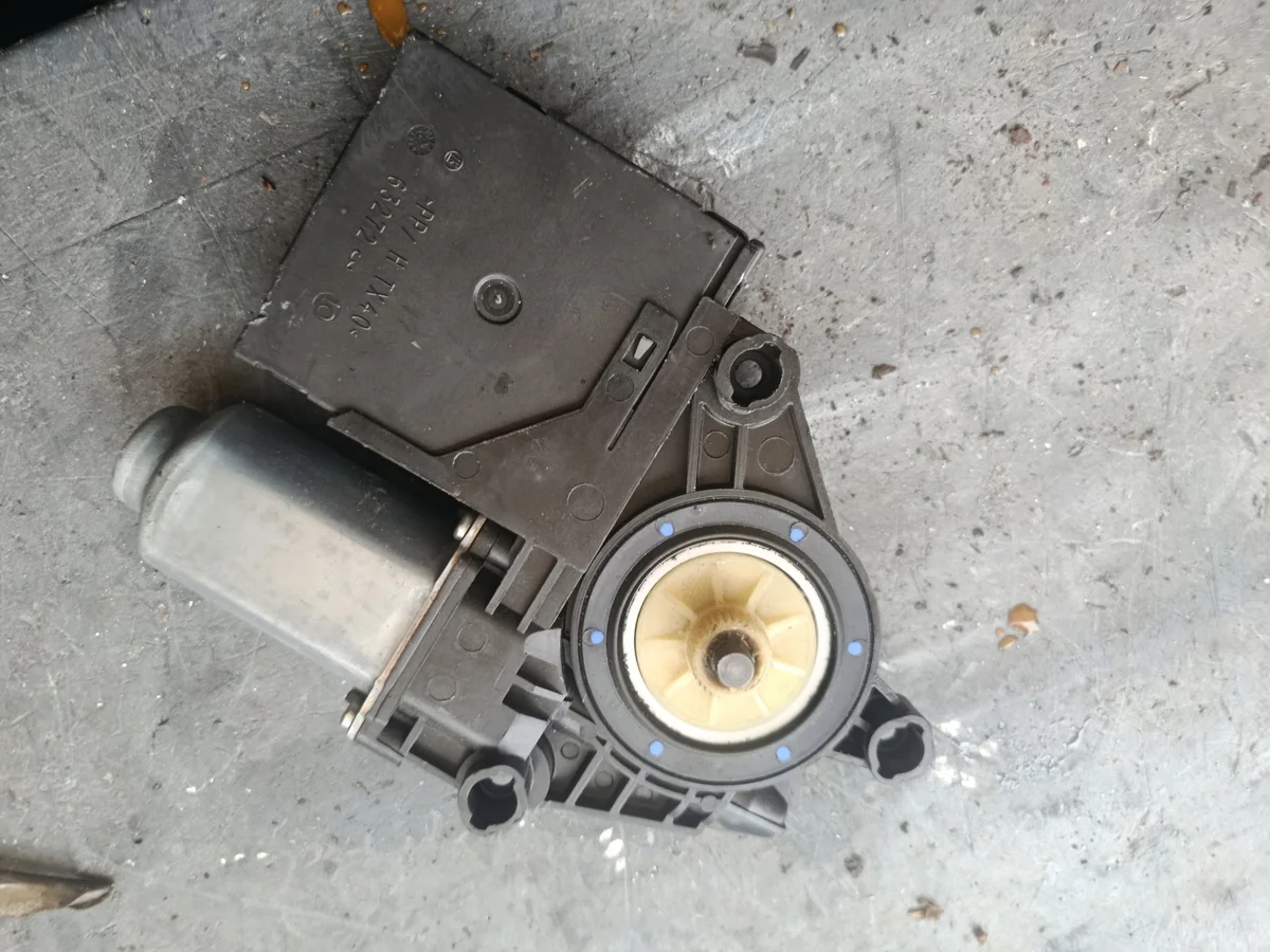 Motor Limpa Para-brisas VW Touran 1T0959702R image 3