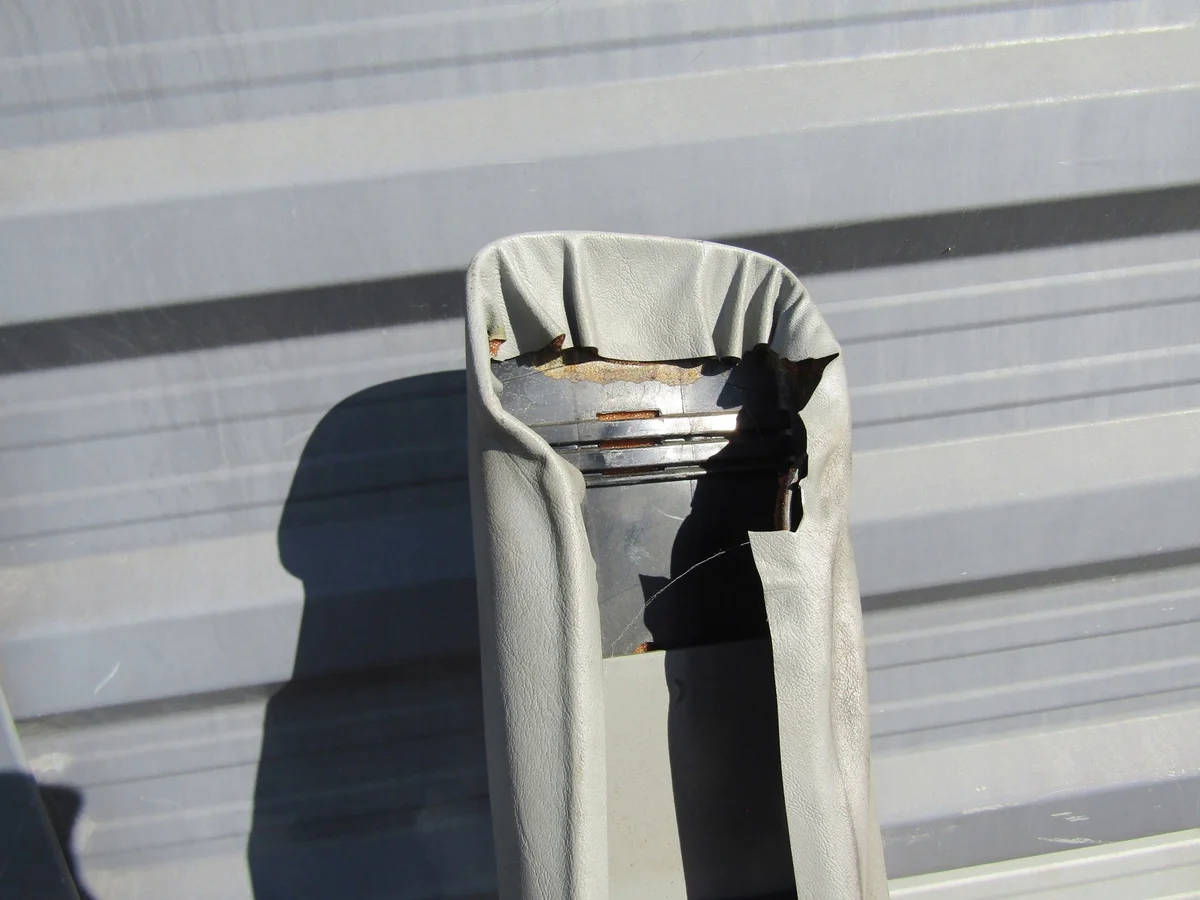 Mercedes W124 B-Säulen Clip gebraucht image 7