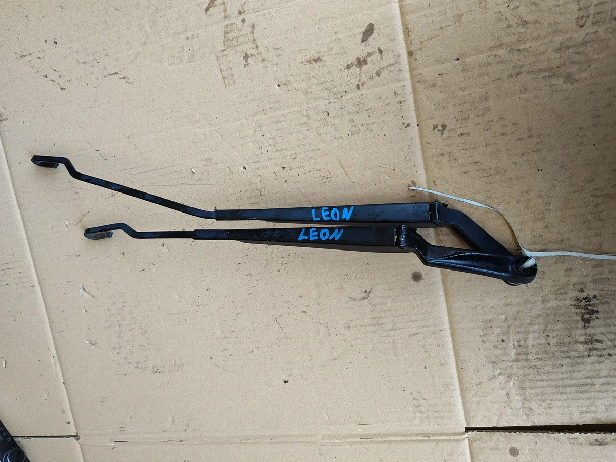 Brazo limpiaparabrisas Seat Leon 1M1955409
