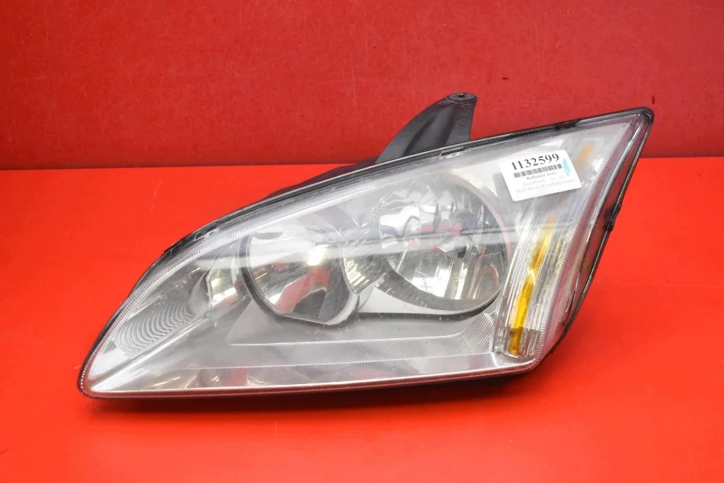 Ford Focus MK2 Strålkastare Vänster 04-08