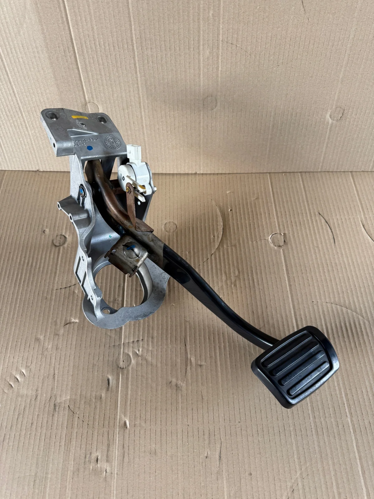 Bremspedal Kupplung Camaro IV 84524406 image 4