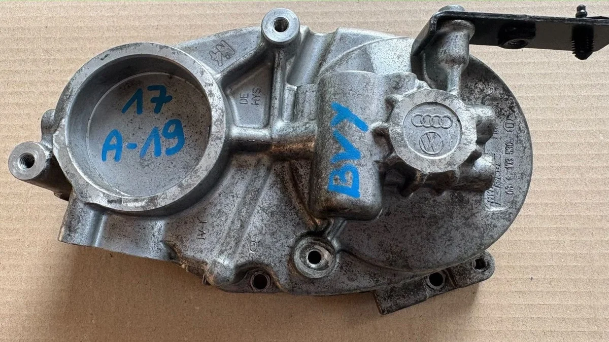 Audi A3 S3 8P venttiili 06F103530D
