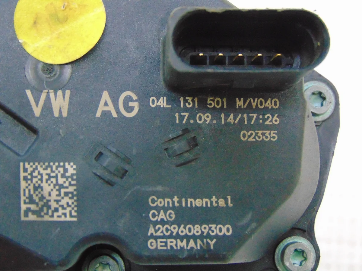 VW Passat B8 2.0TDI AGR Ventil 04L131501M image 5