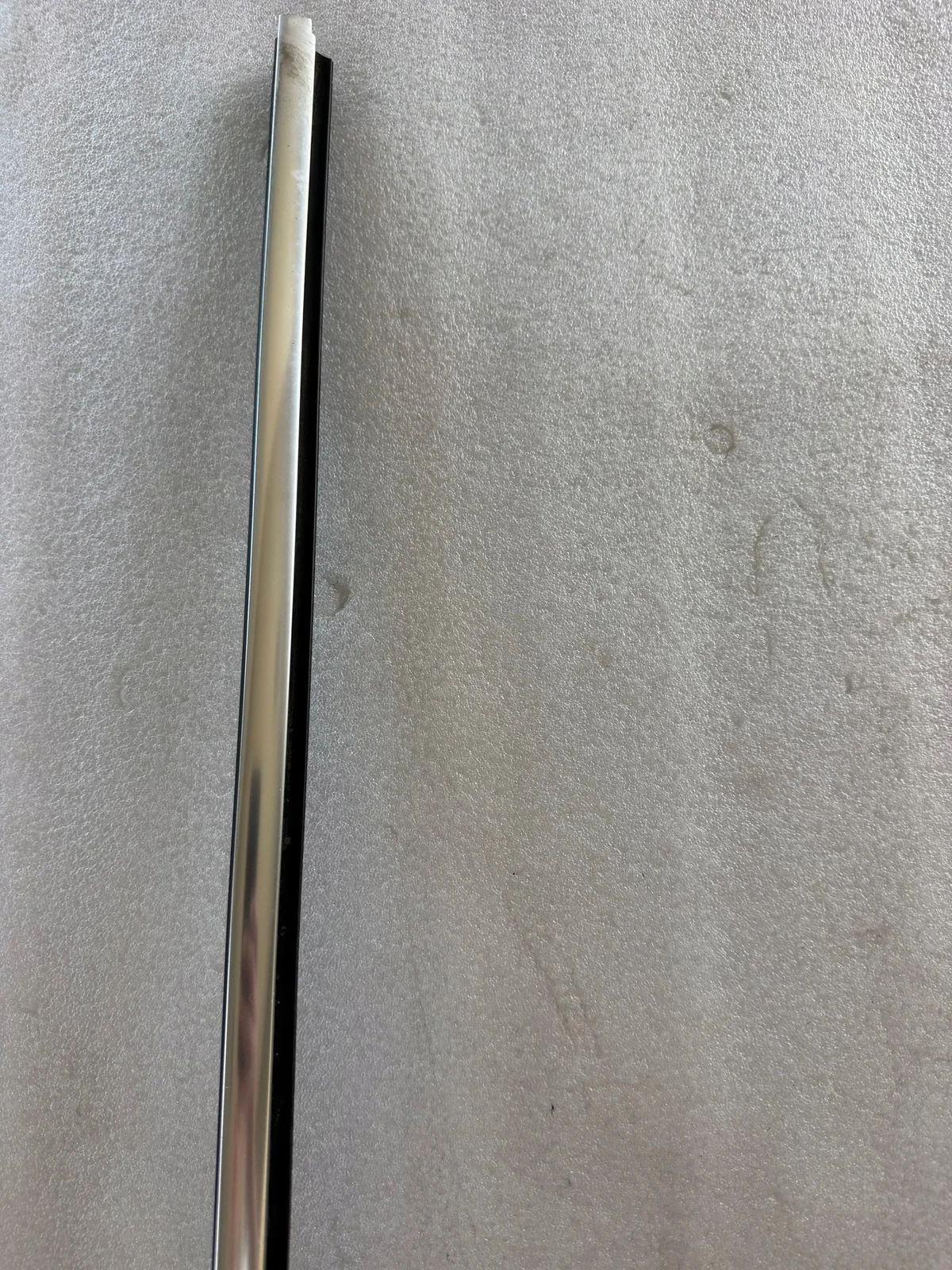 BMW E92 E93 Zierleiste Fensterschiene links vorne 7119079 image 3