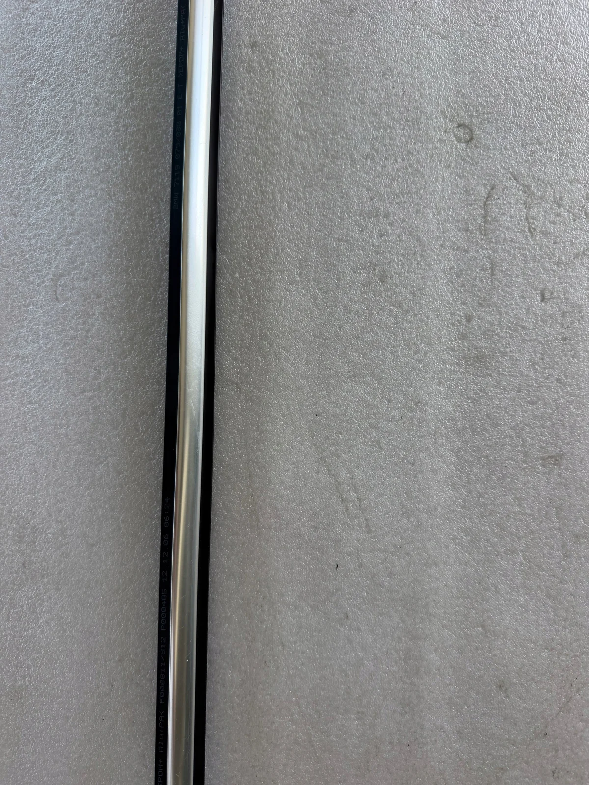 BMW E92 E93 Zierleiste Fensterschiene links vorne 7119079 image 4