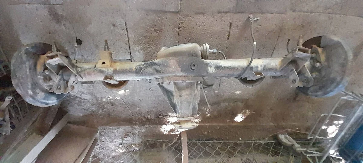 Differential vorne Nissan Patrol Y60 image 6