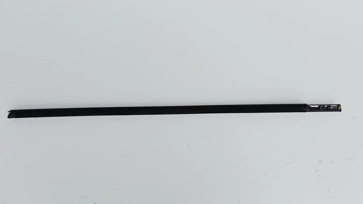 Bandeau chromé Infiniti Q70 avant image 3