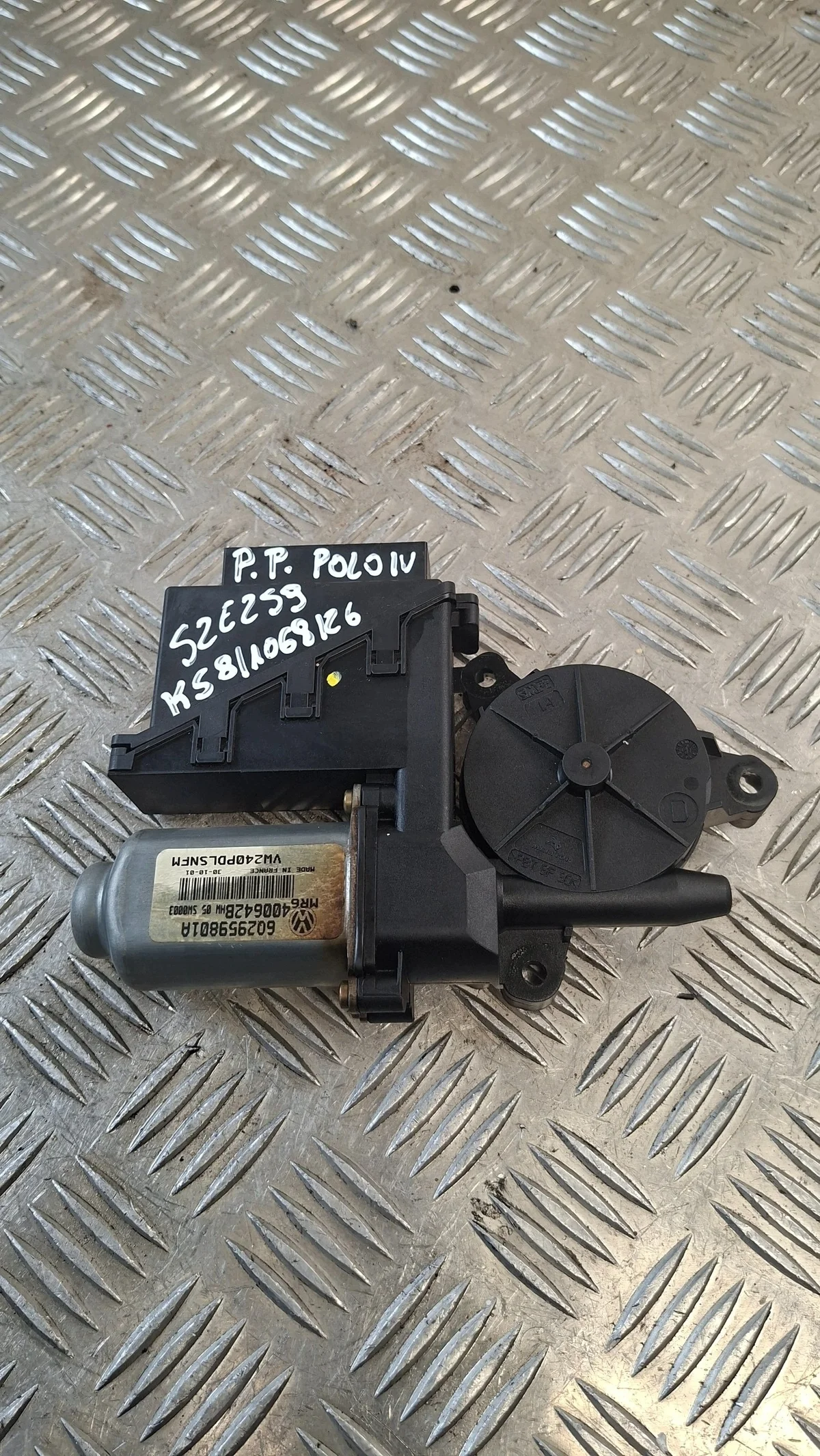 Motor elevalunas VW Polo IV 6Q2259801A
