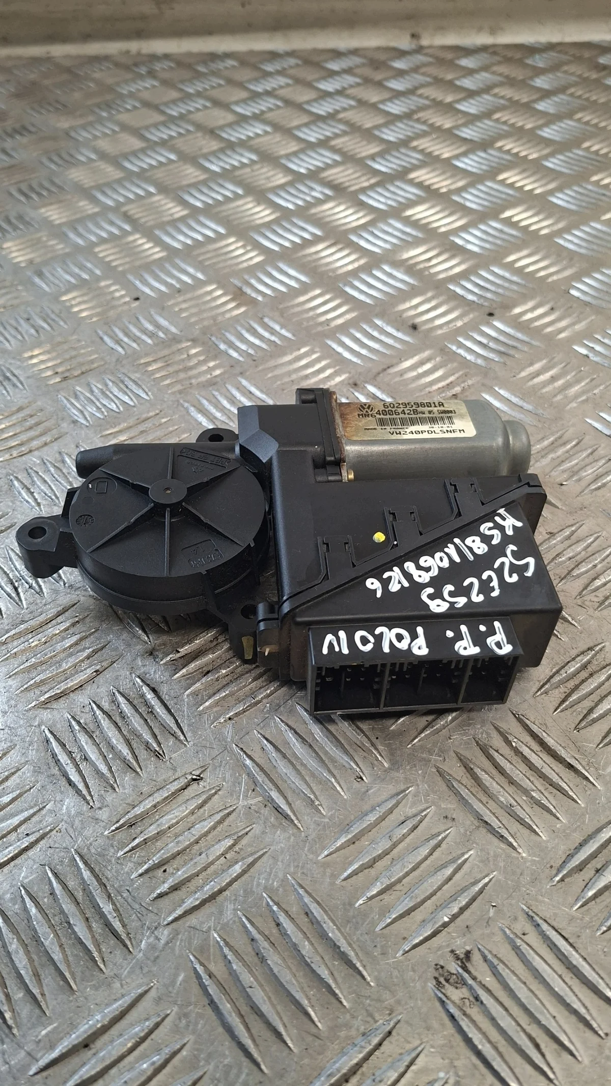 VW Polo IV Fensterheber Motor Rechts Vorne image 3