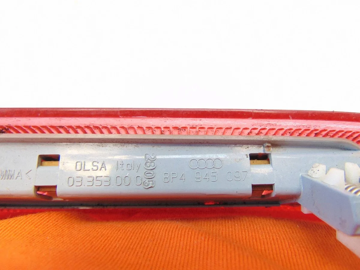3ª Luz de Freno Audi A3 8P 5P 8P4945097A image 4