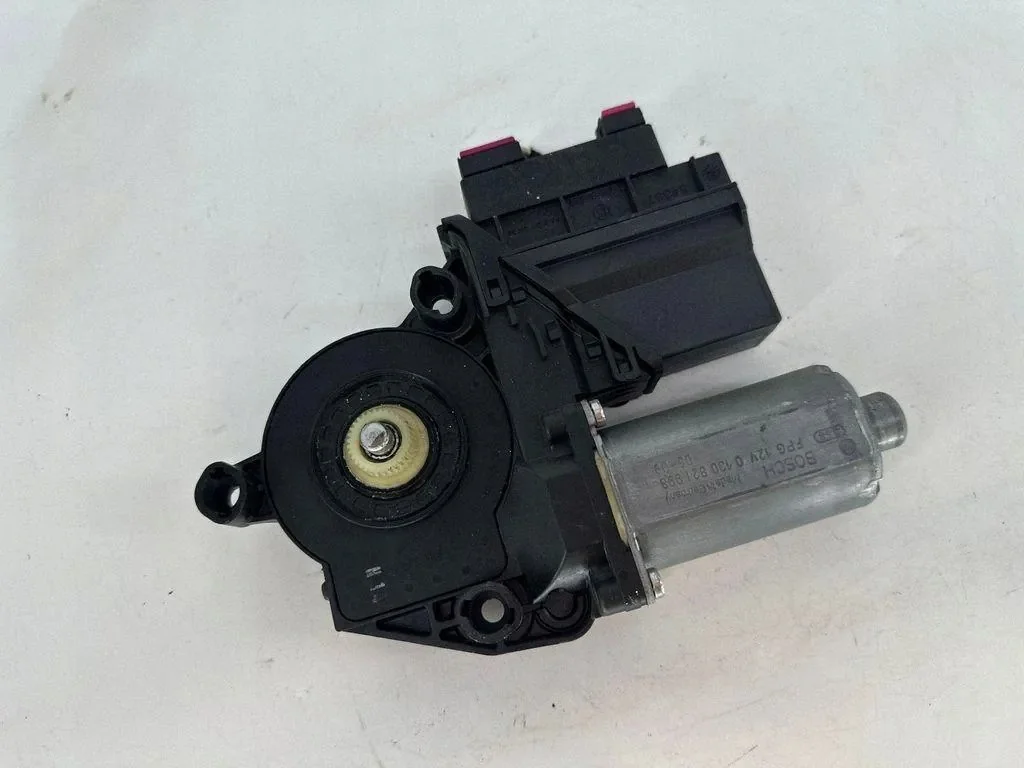 VW 7H1959802 Window Motor Used image 4