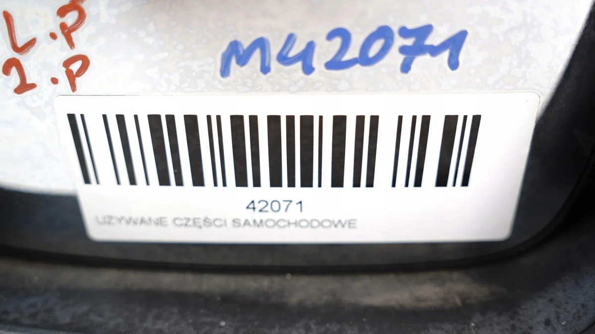 Dacia Duster vänster backspegel 2013-2017 image 9