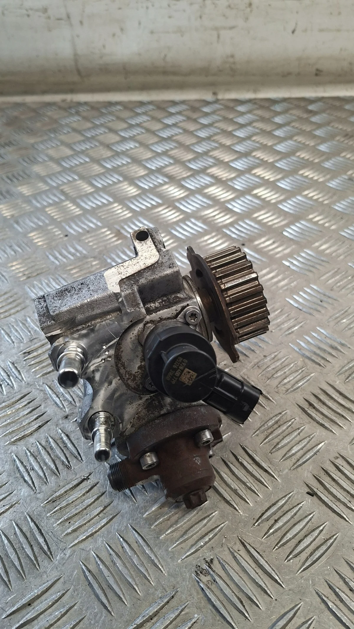 Einspritzpumpe Peugeot 301 1.6 HDI image 3
