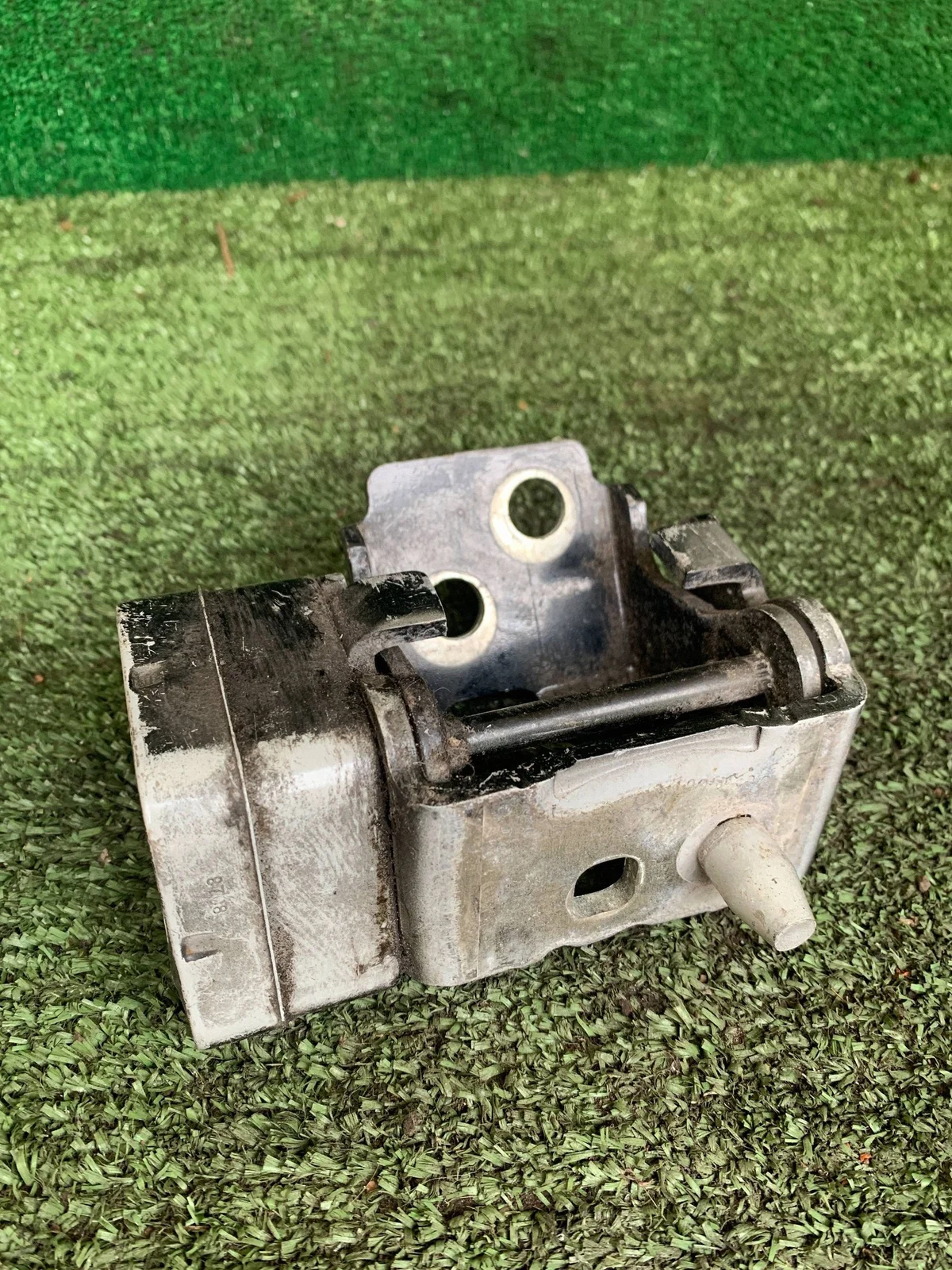 Scharnier Citroen C5 II/III X7 Links Vorne