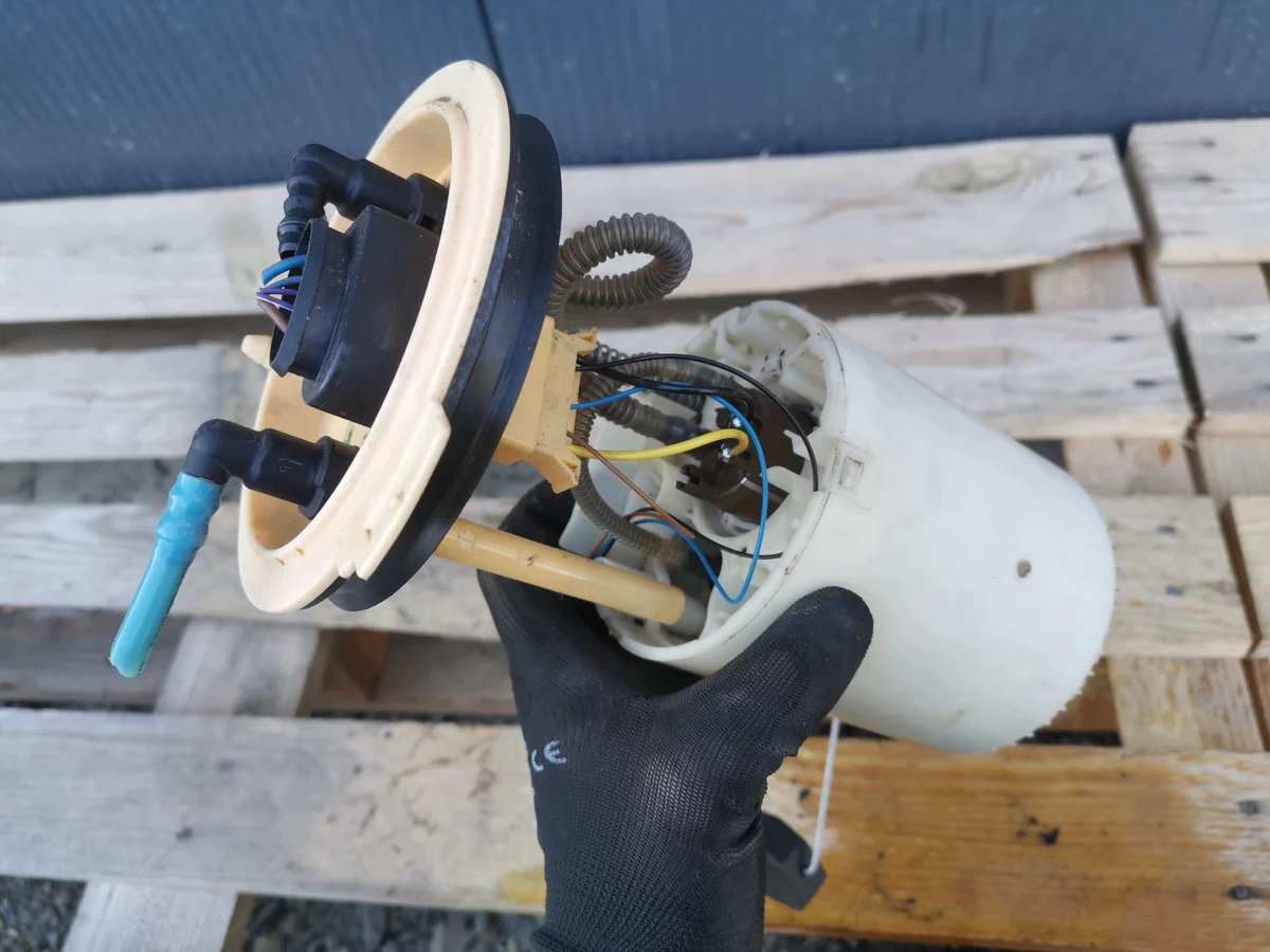 Fuel Pump Sender VW Passat B7 CC 1.6 TDI