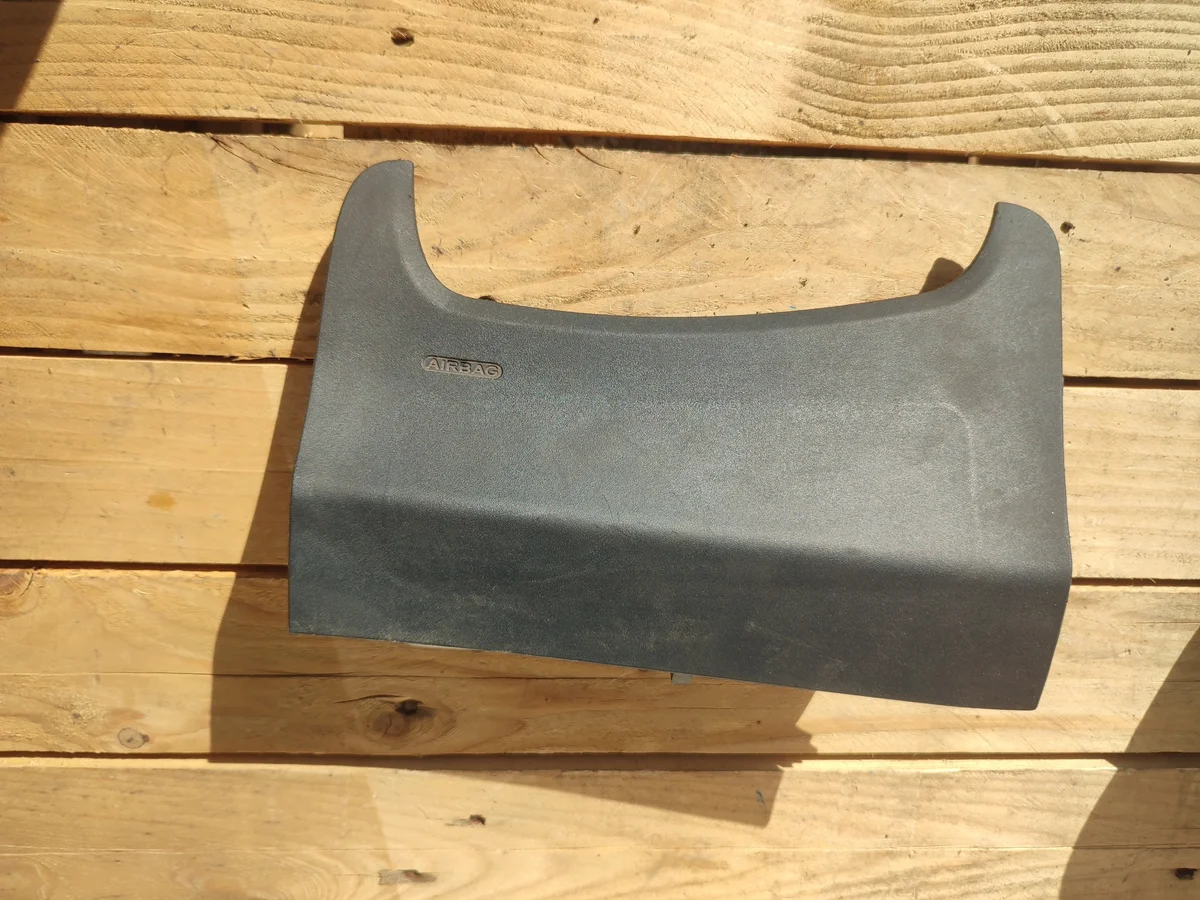 Airbag genou Ford Fiesta Mk7 34113667
