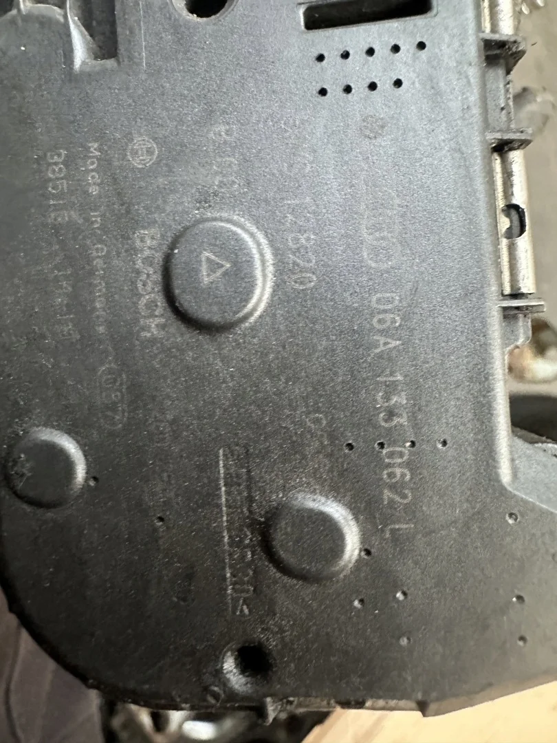 Drosselklappe VW Golf 4 1.8 20V 06A133062L image 3