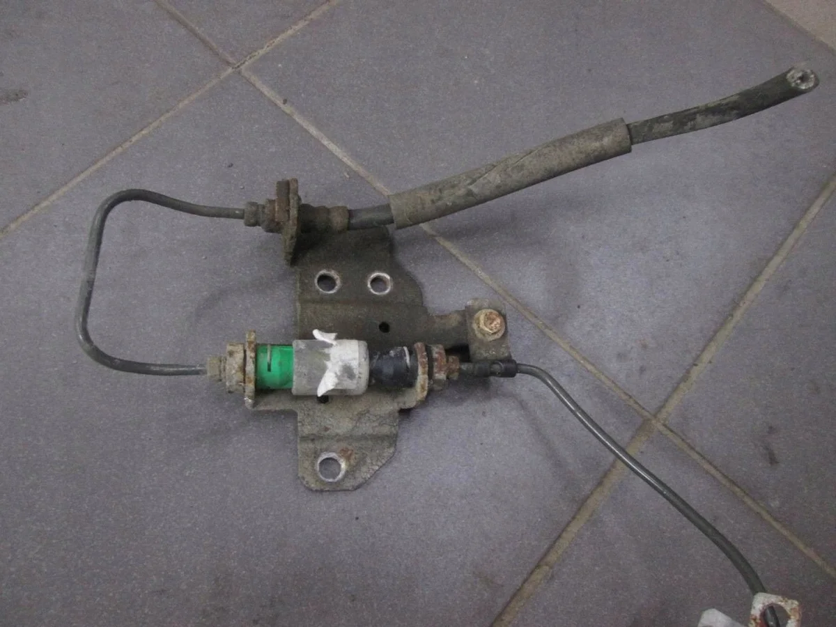 Maître-cylindre embrayage Toyota Corolla Verso 2.2 D4D image 3