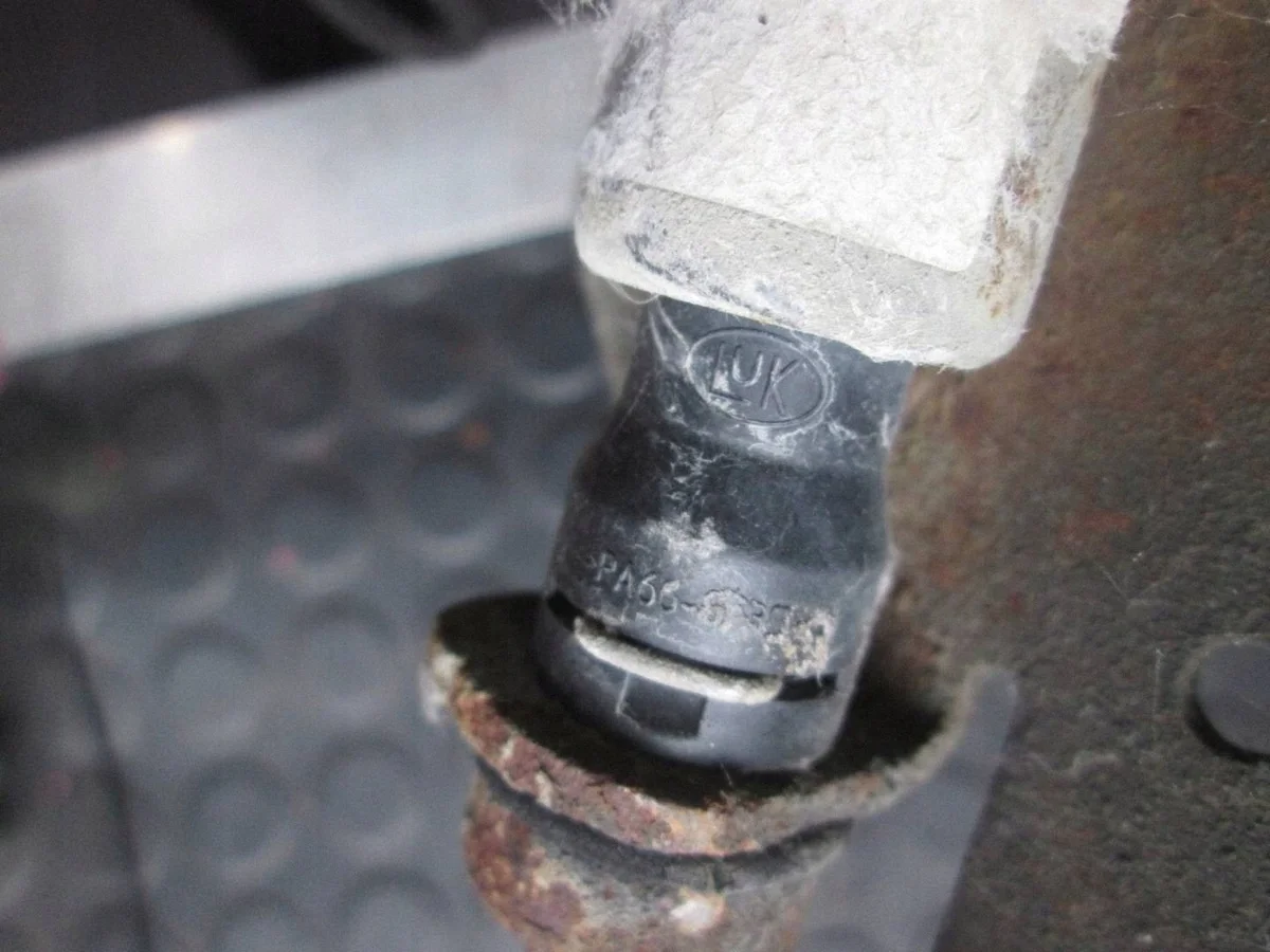 Maître-cylindre embrayage Toyota Corolla Verso 2.2 D4D image 6