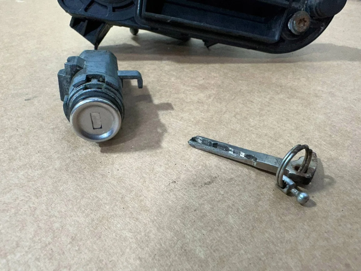 Heckklappen-Griff Mercedes SL R230 A2307500493 image 3