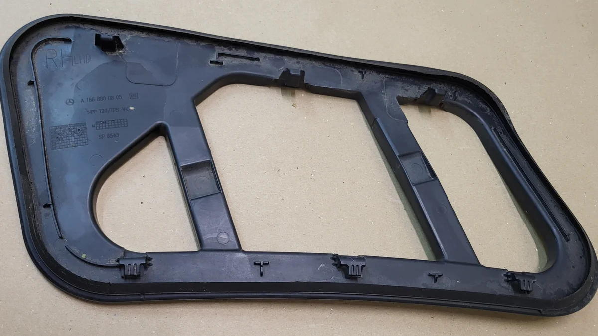 Grille capot Mercedes ML W166 A1668800805 image 4