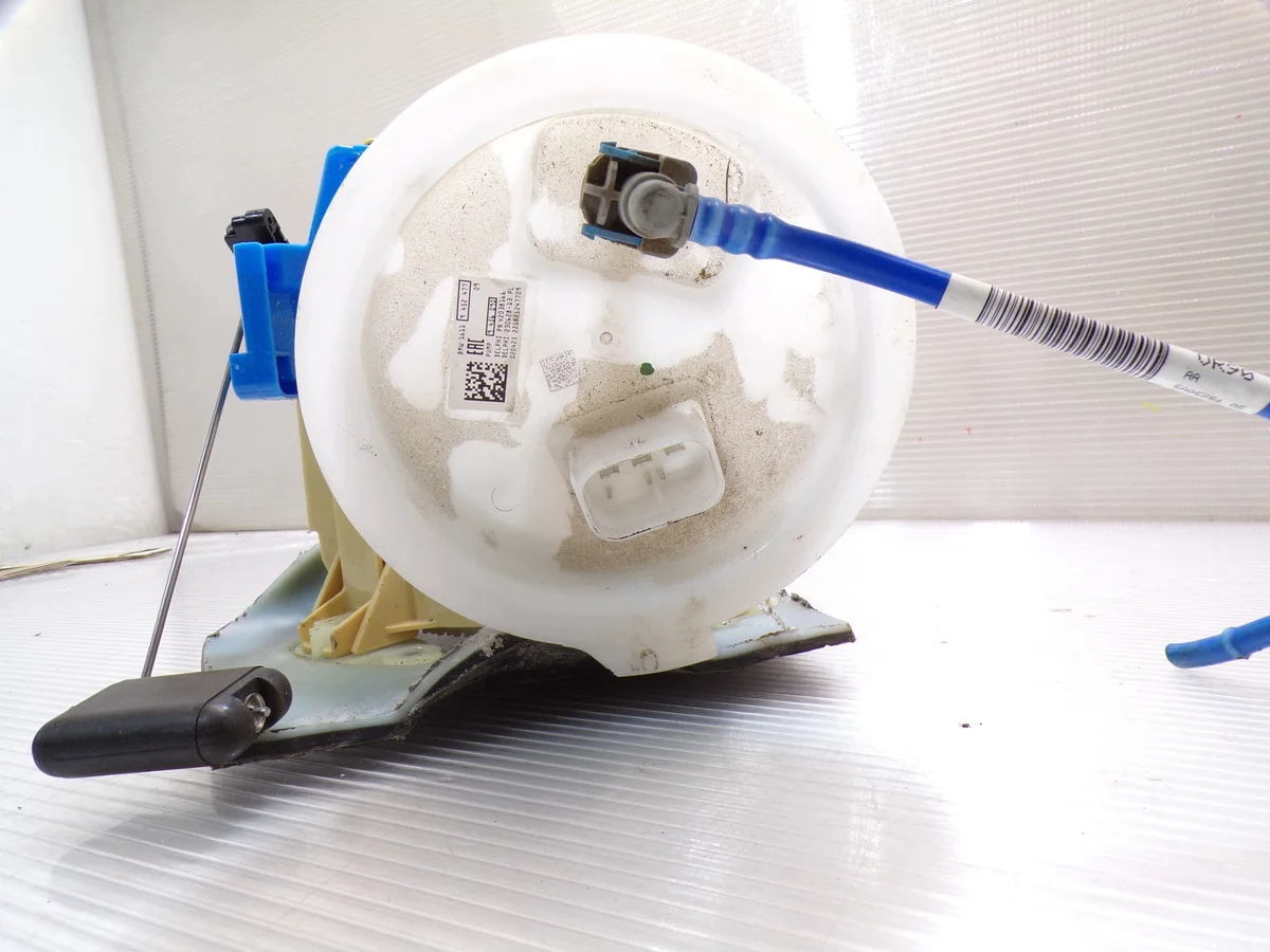 Polttoainepumppu BMW 2 U06 X1 U11 image 3