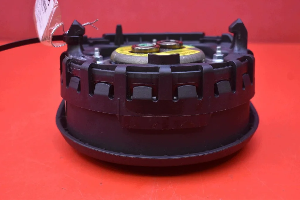 Airbag conducteur BMW E90 E91 LIFT image 3