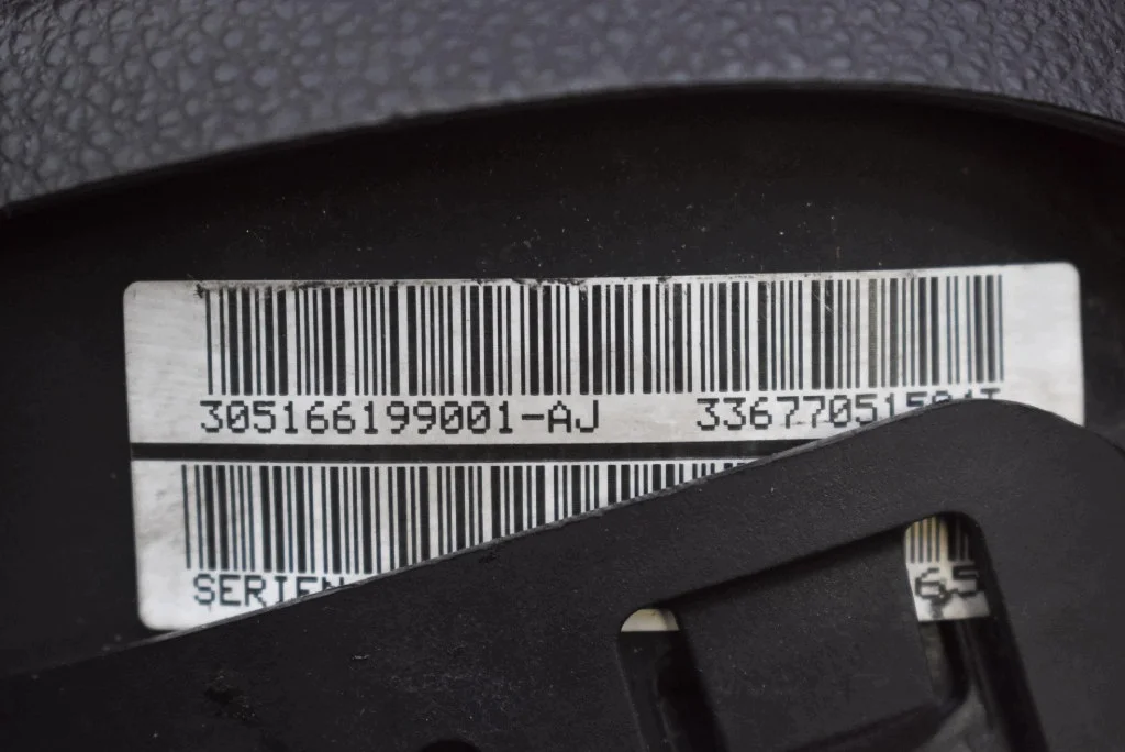 Airbag conducteur BMW E90 E91 LIFT image 7