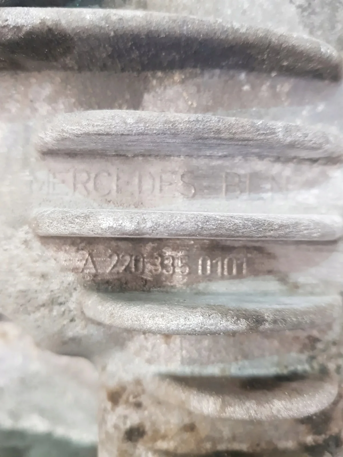 Front Differential A2203350101 Mercedes E-Class W211 image 9