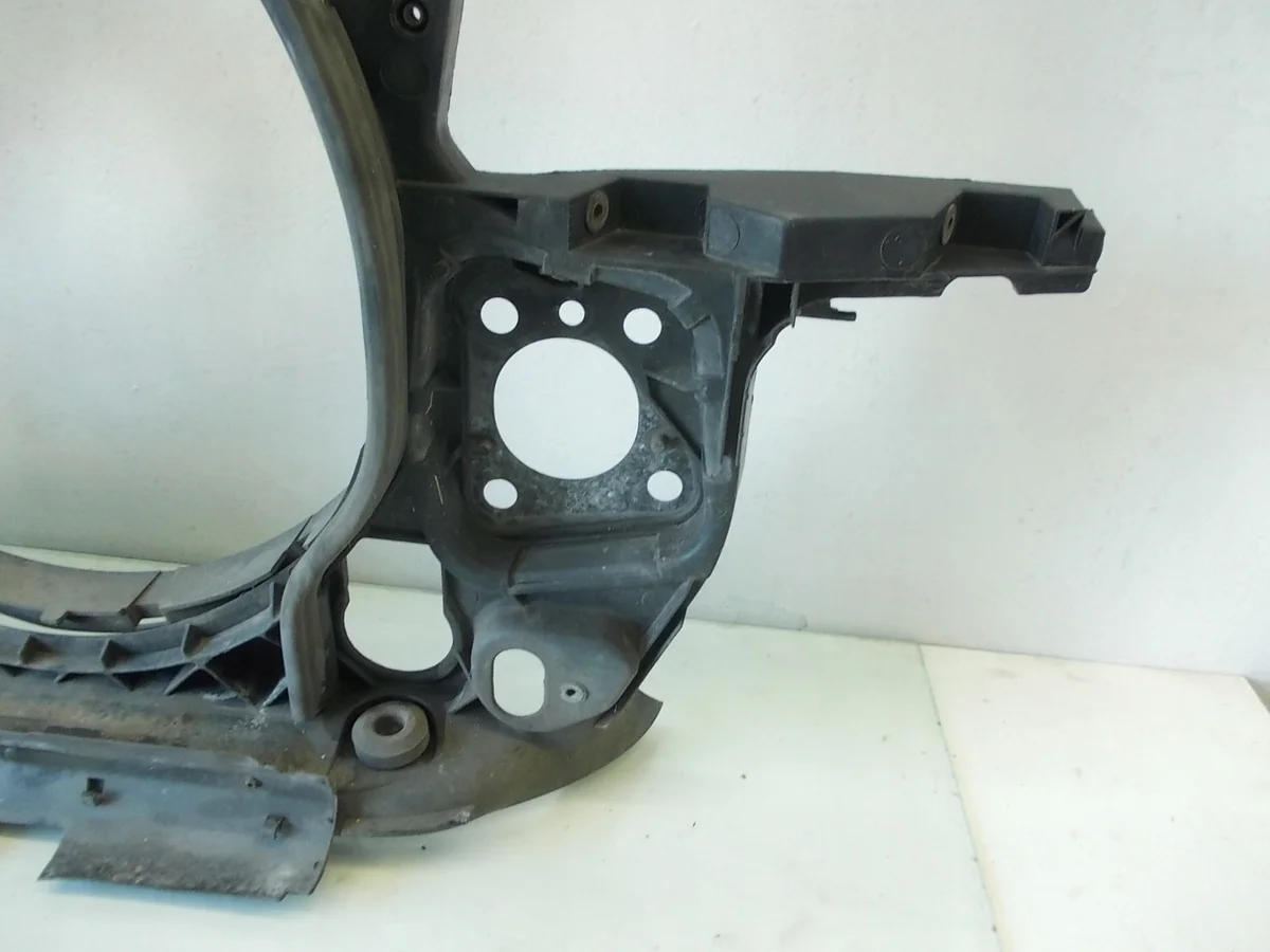 Audi A4 B6 Front Traverse 8E0805594 image 7