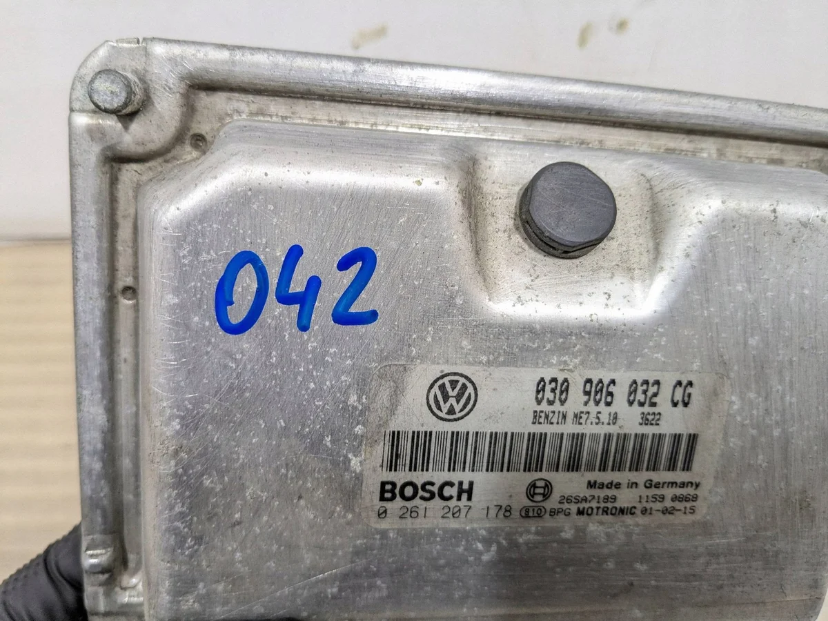 Unidade de Controle Motor VW Polo 6N 030906032CG image 4